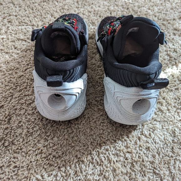 NIKE COSMIC UNITY TB - Picture 2 of 6